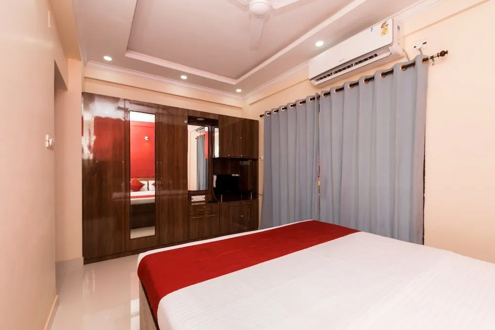 OYO 8818 Coral Residency Newtown