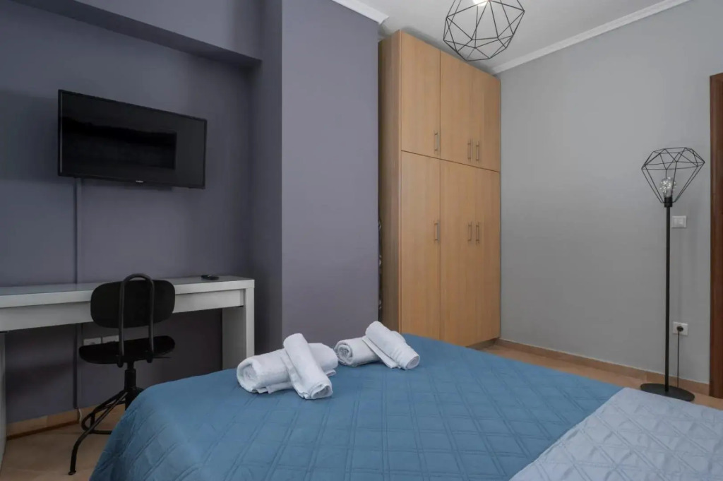 Kosmos Service Apartment City Center 2 With Parking