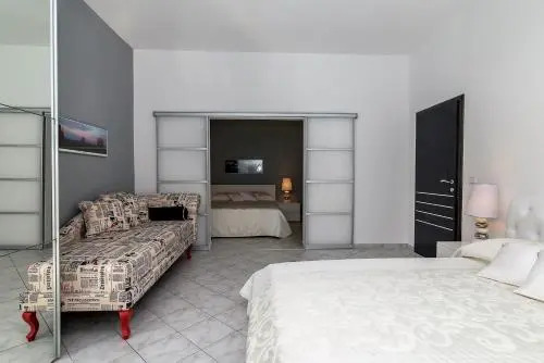 Holiday House Queens with Sea View