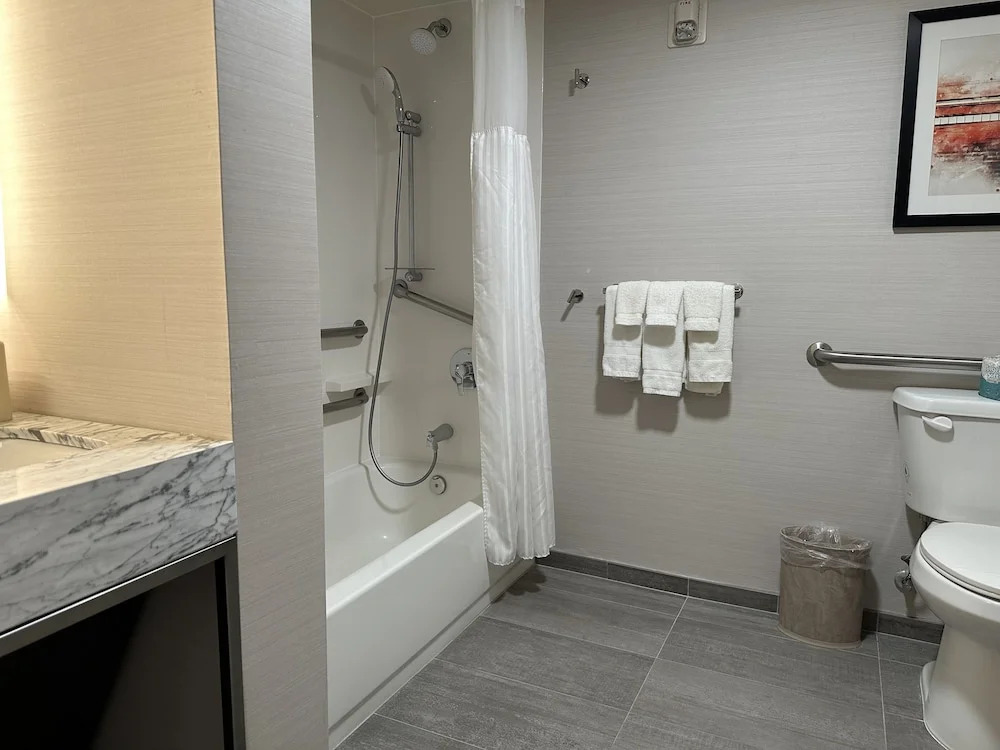 Crowne Plaza Nashville Airport by IHG