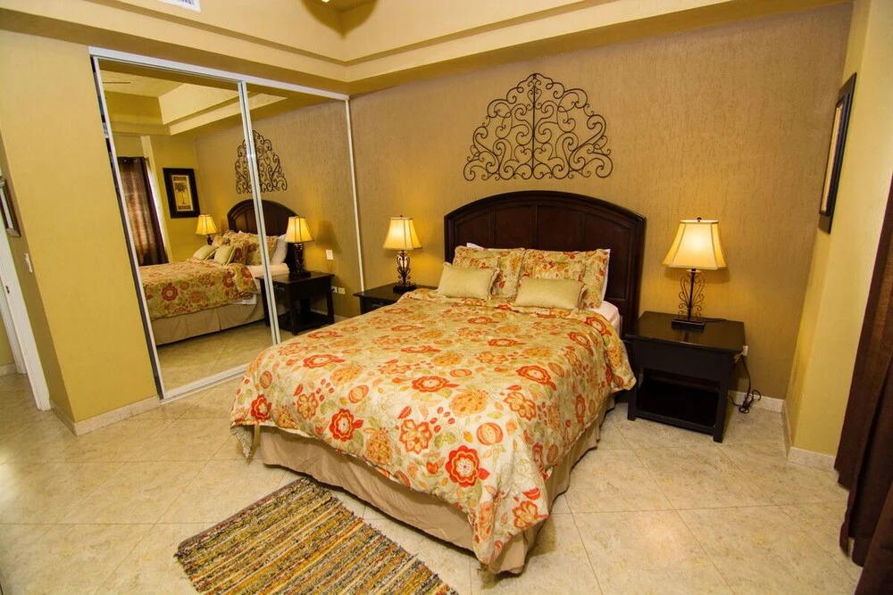 Bonita 702 - 3 Br Condo