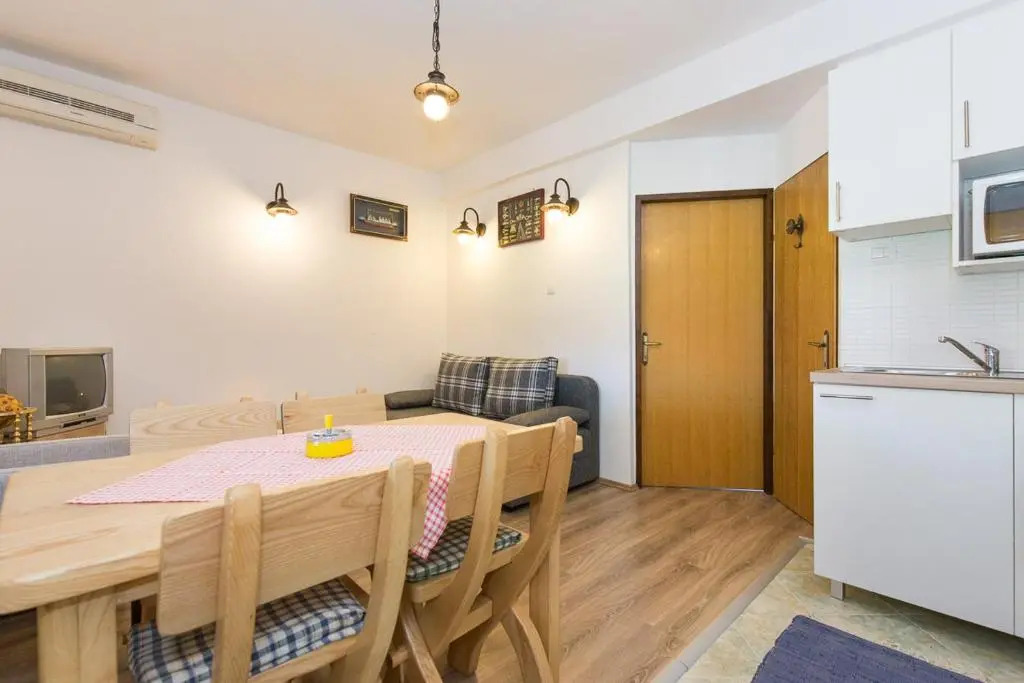 PAPE PUNAT apartmani i sobe