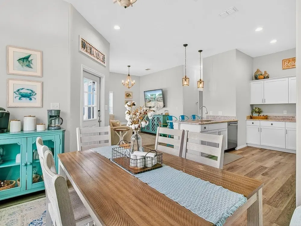 Turtle Cove 3 Bedroom Home by RedAwning