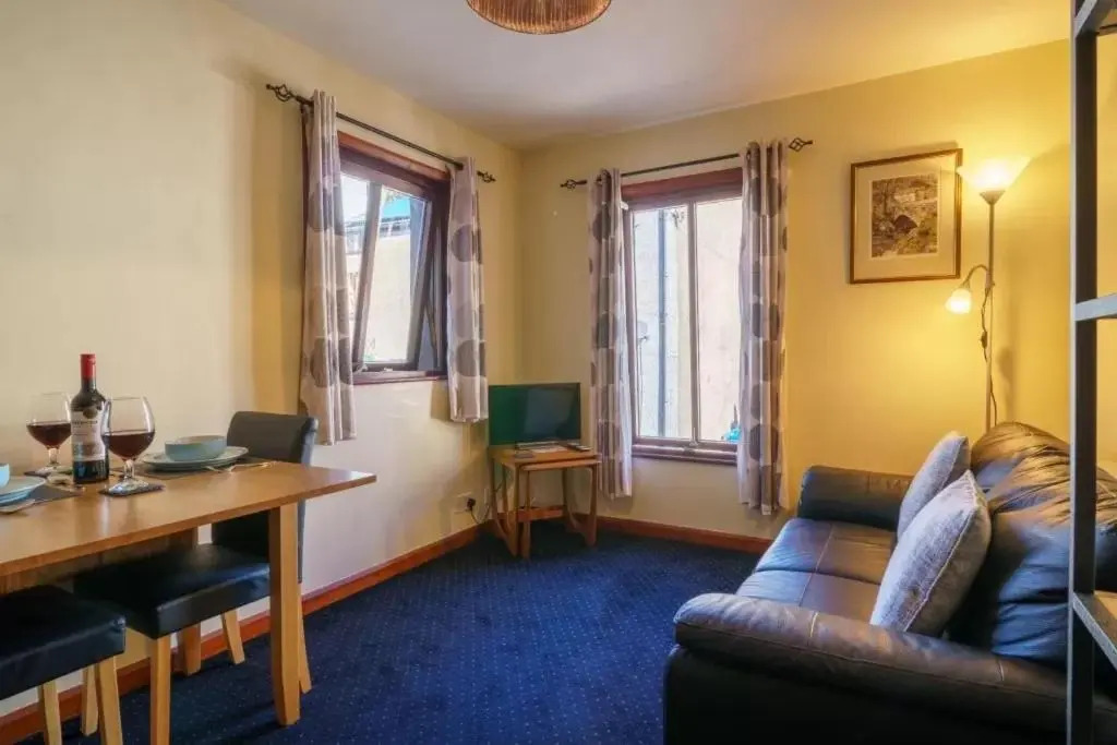 Ground Floor 1 Bed Apartment with Twin/King option