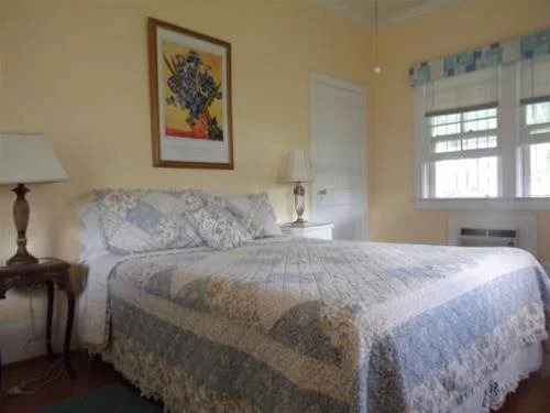 La Paloma Guest House