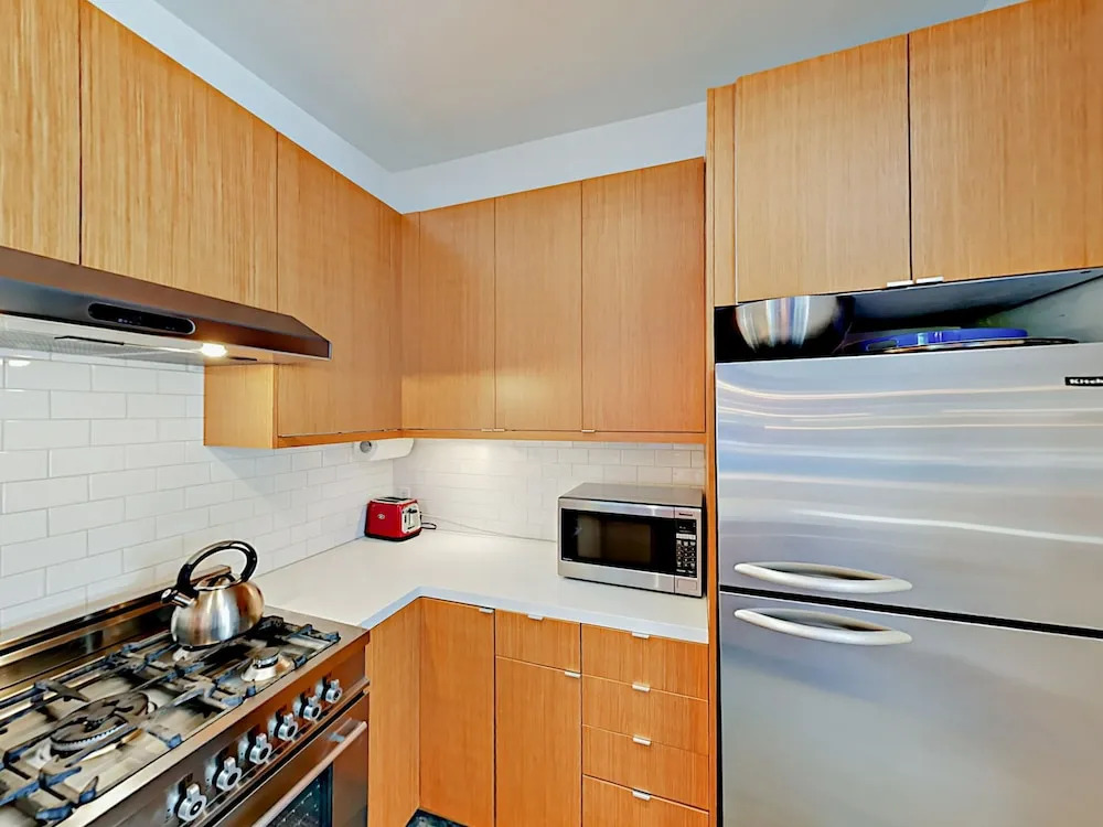 3BR 2BA Jack LaLanne House by RedAwning