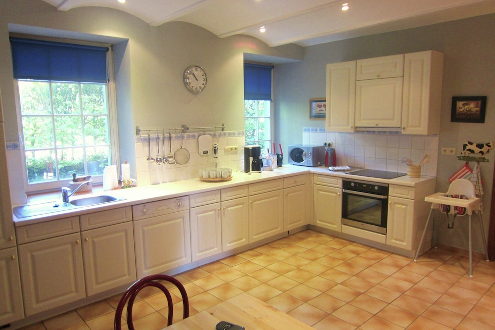 Spacious Family Villa, Offagne