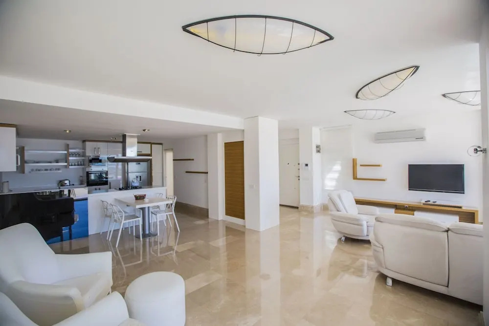 Villa Motion 1 by Akdenizvillam