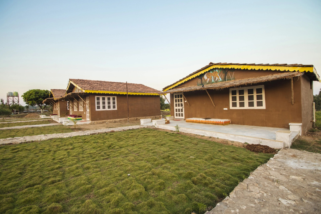 Pachmarhi Foothill Cottages by Vanyum