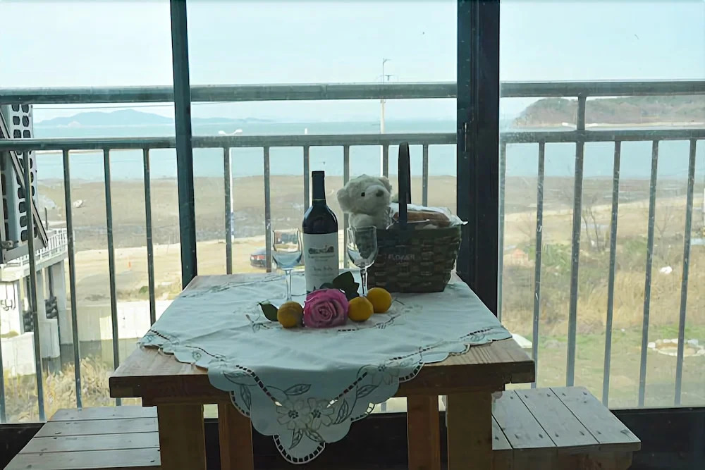 Yeongheung-do Lumiere Pension