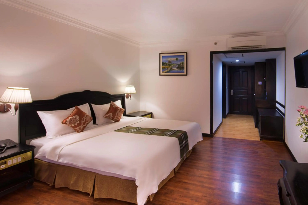 Smiling Hotel