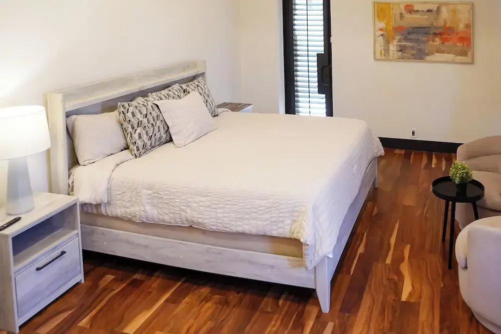 Walk to Boat Launch: Stylish Austin Gem