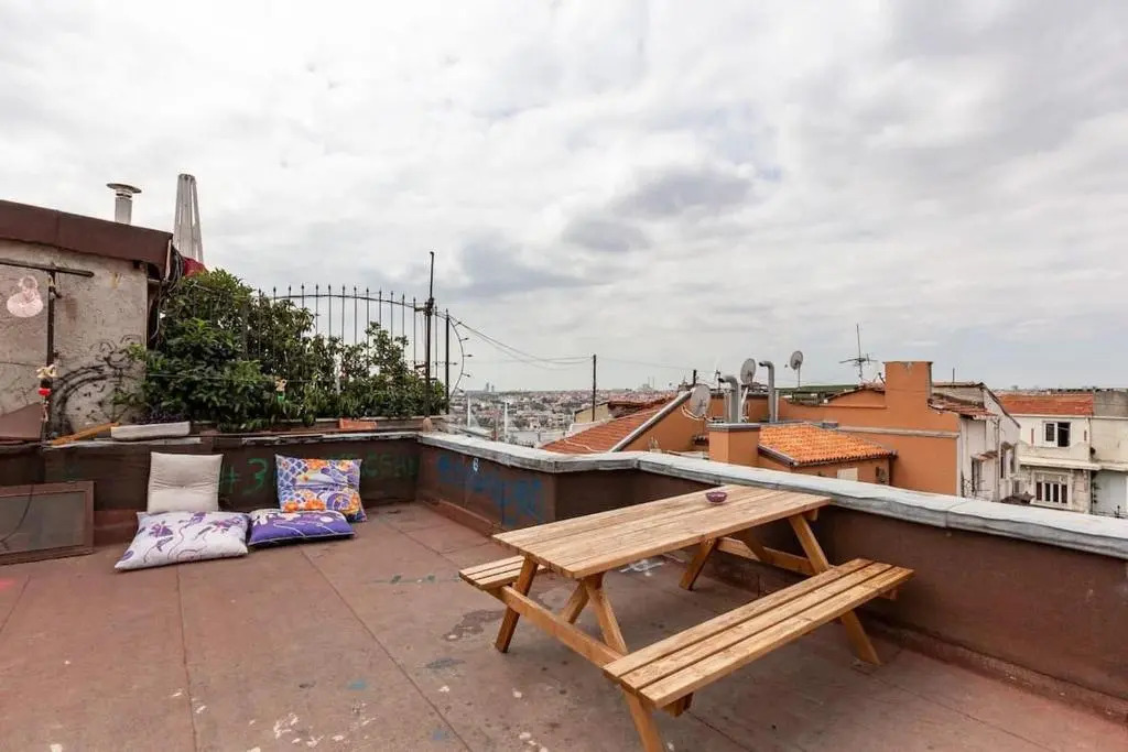 Renovated apartment at the heart of Istanbul with huge terrace