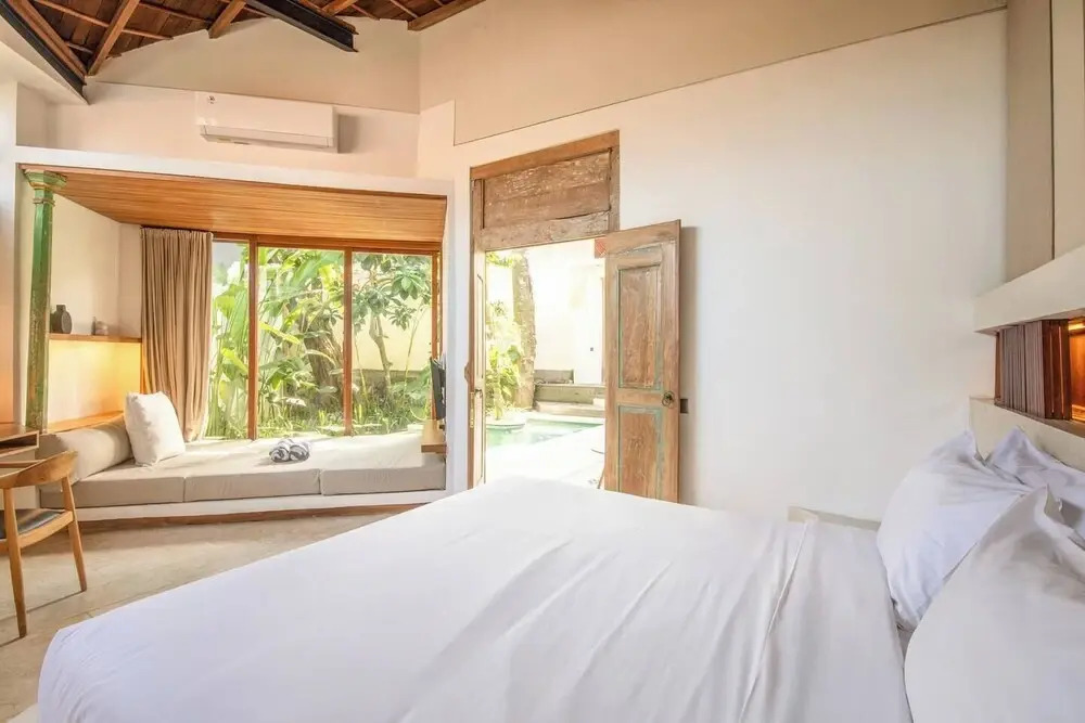 Stylish 1BR Villa with Pool, 800m to Canggu Beach