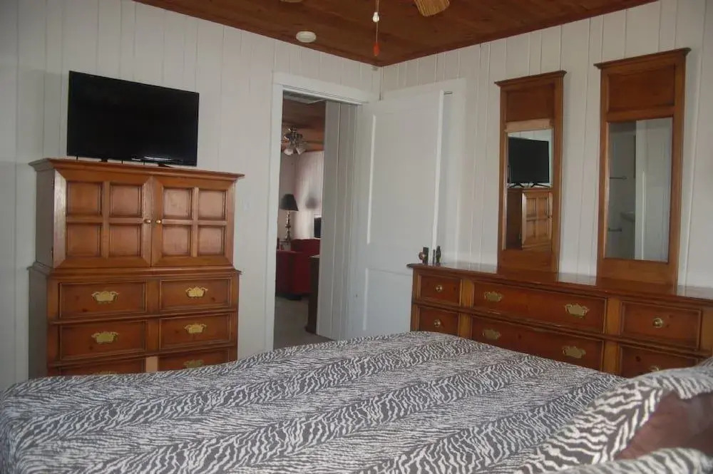 Drake House (1145) - 4 Br Home
