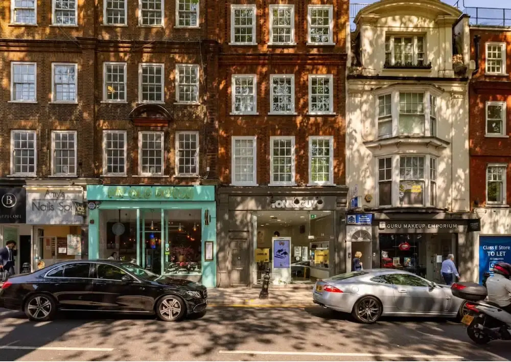 London Is Yours  2 Bedroom in Kensington