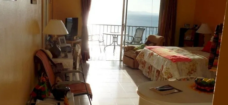 Skytop Beach Studio at Mobay Club
