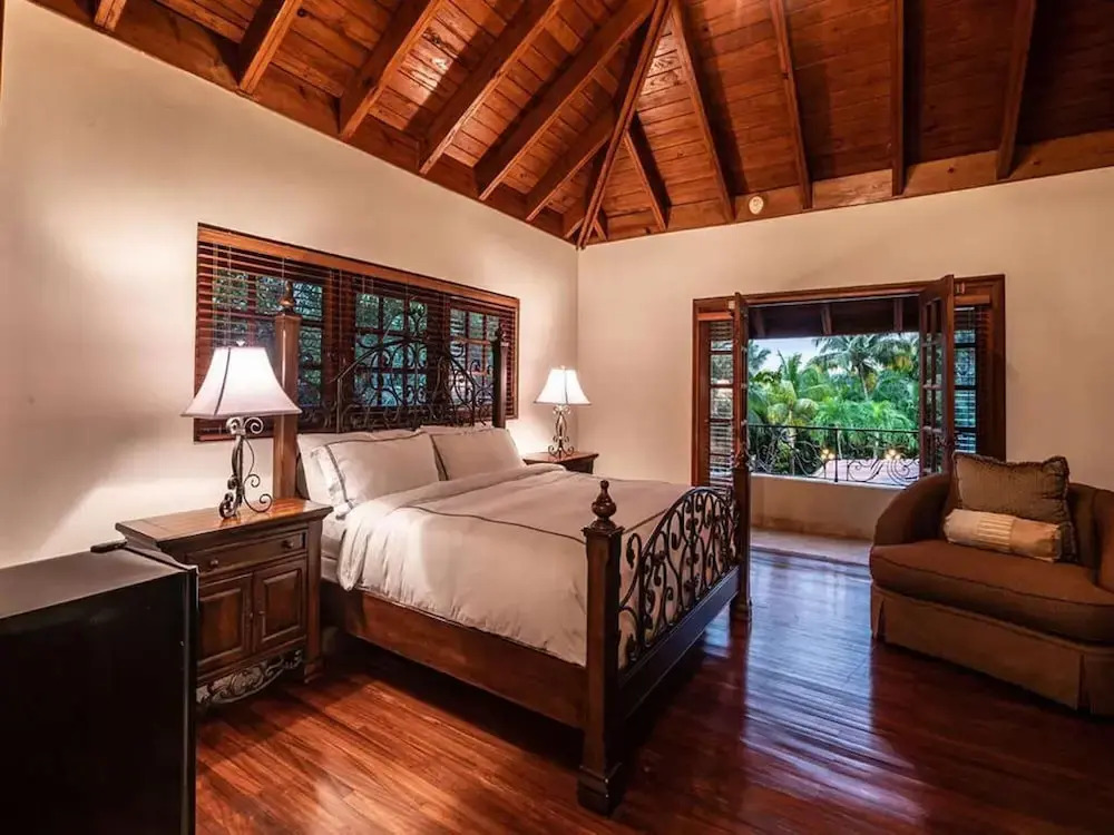 Sunny Vacation Villa 52