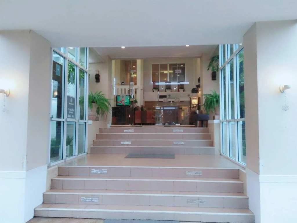 Siri Thani Hotel