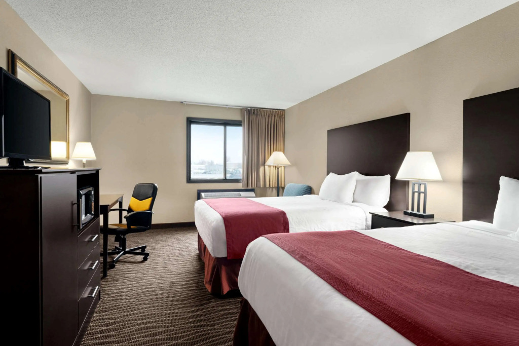 Baymont by Wyndham Sioux Falls North,I-29,Russell St, Airport