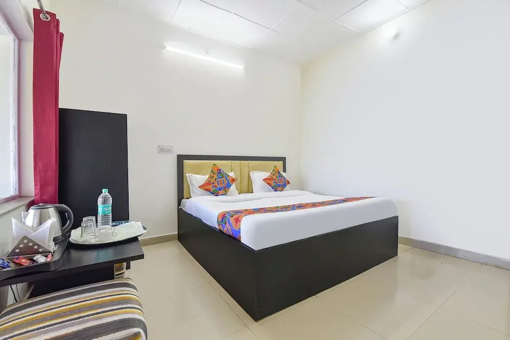 FabHotel Green Acres