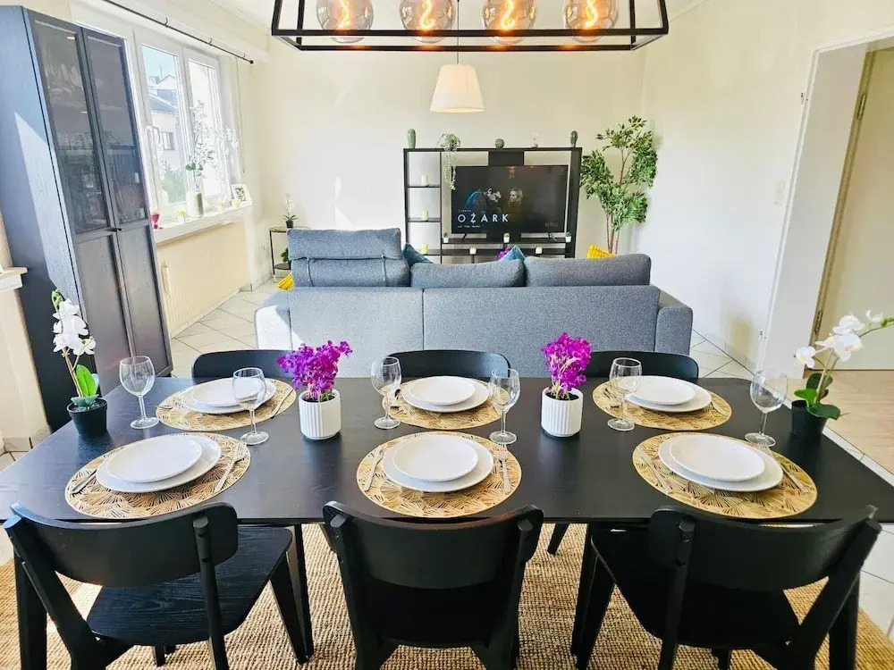 Chic Urban Stay 2BR with parking