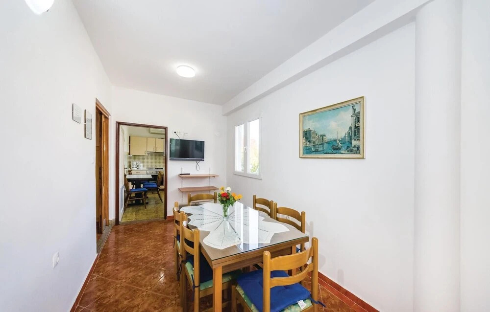 Nice Home in Sukosan With Wifi and 6 Bedrooms