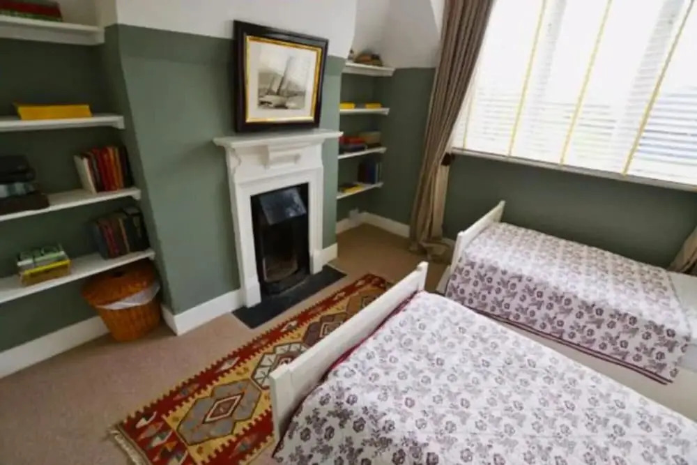 Chase Cottage / 3-bed Home on Osea Island, Essex