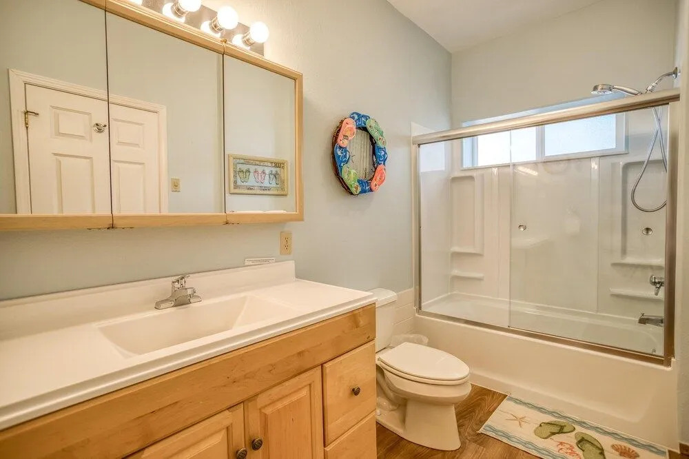 Oceanview Hot Tub and Cozy Bonus Room - Charming Coastal Retreat