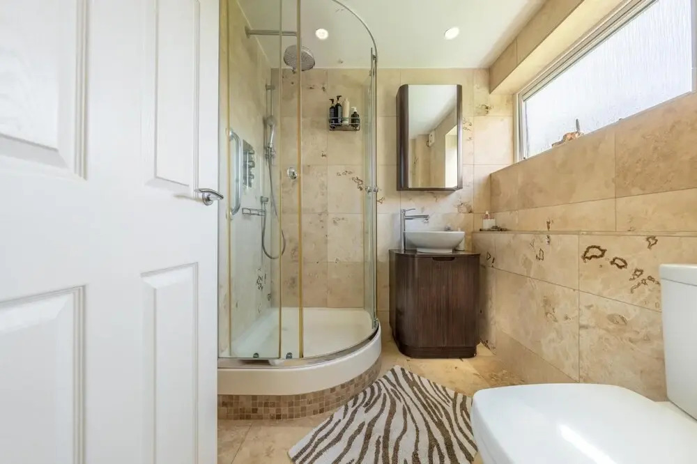 NEW 3BD Flat in the Heart of Bushey