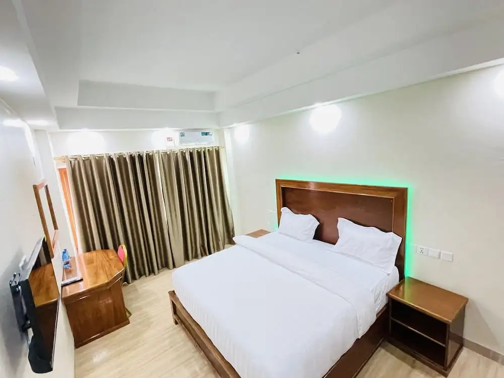 Pulickal Heights Hotel