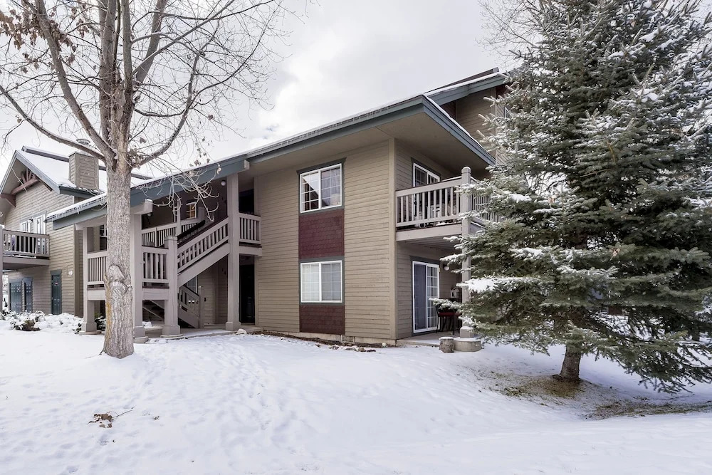 Villas 1450 - 3 Br Condo