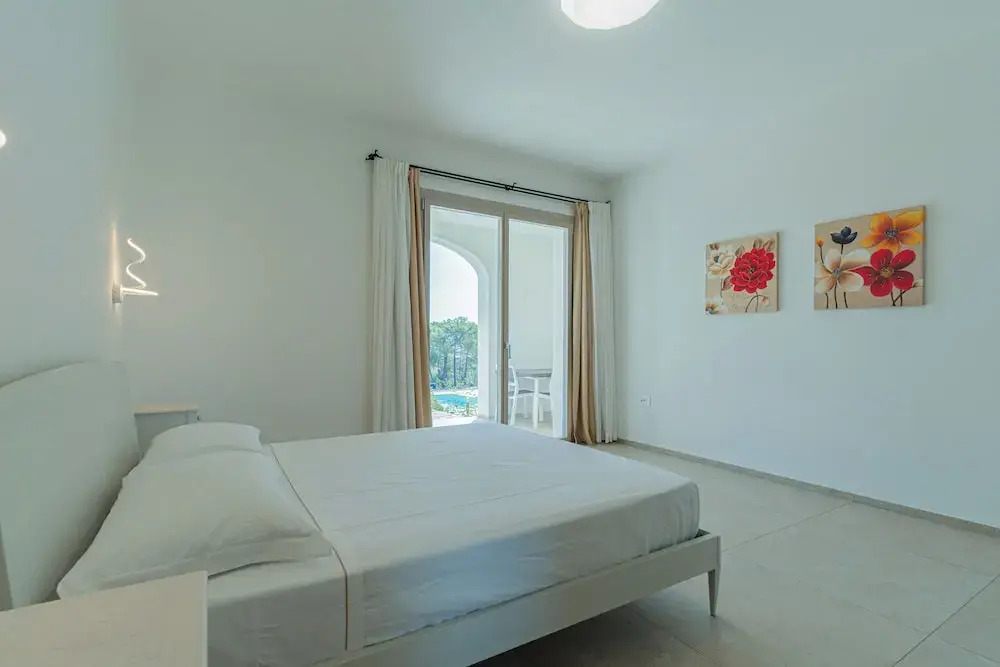 Villa Infinity with Pool by Wonderful Italy