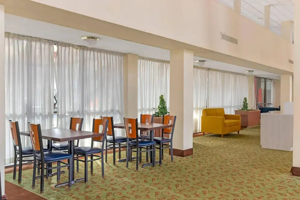 MainStay Suites Lansing West