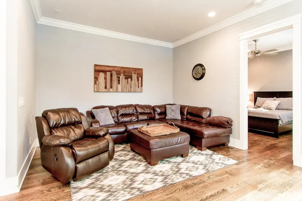 Brand New Luxury Rental in Nashville by RedAwning