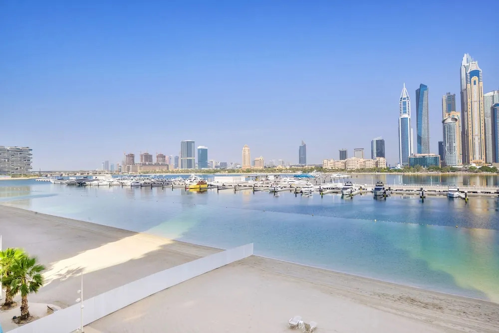 Sunrise Bay - Ultra Luxury Emaar Beachfront - Private Beach and Pool