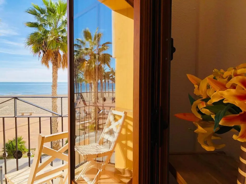 AR27-2 Apartamento en primera línea del mar