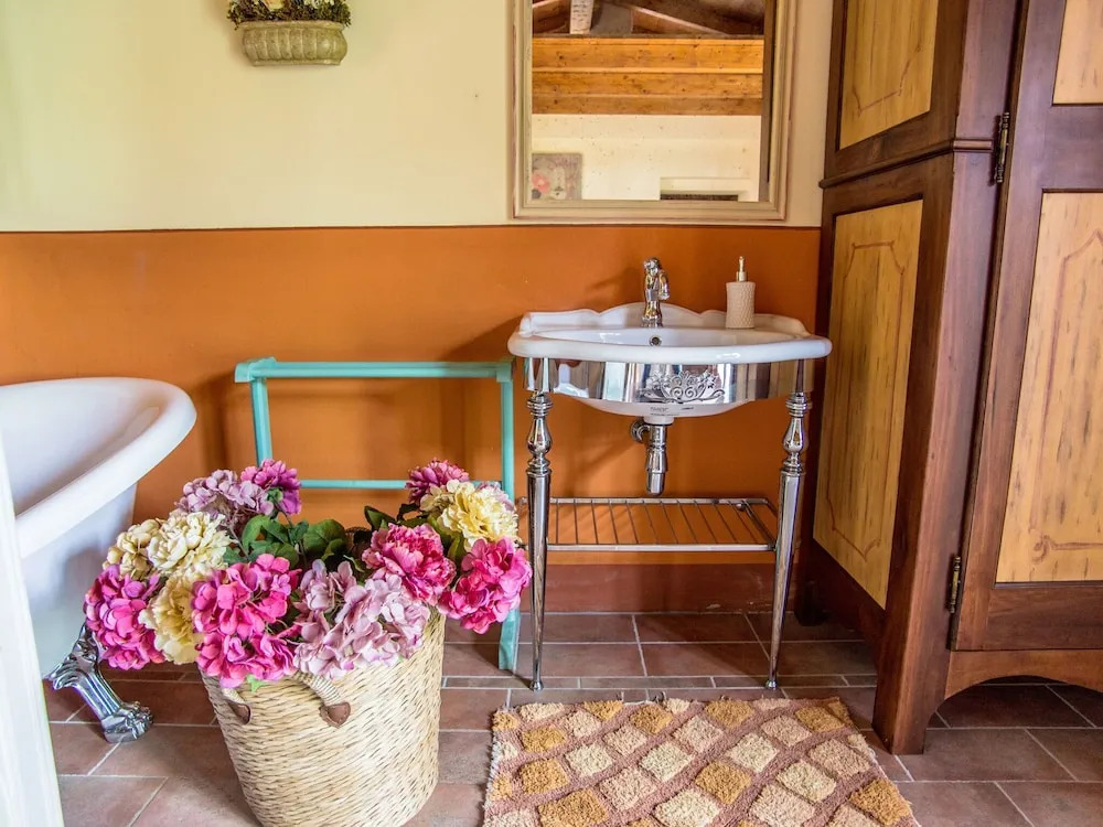 Tasteful Apartment in Roselle Terme With Fenced Garden