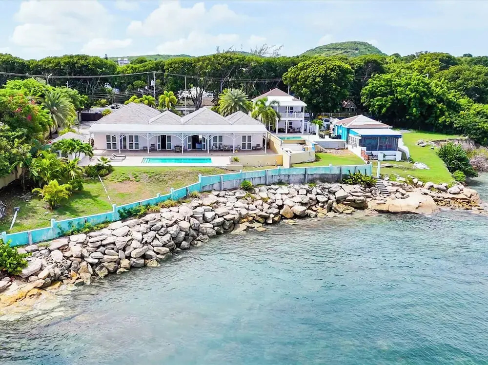 Turtle Cove House by Le Haus