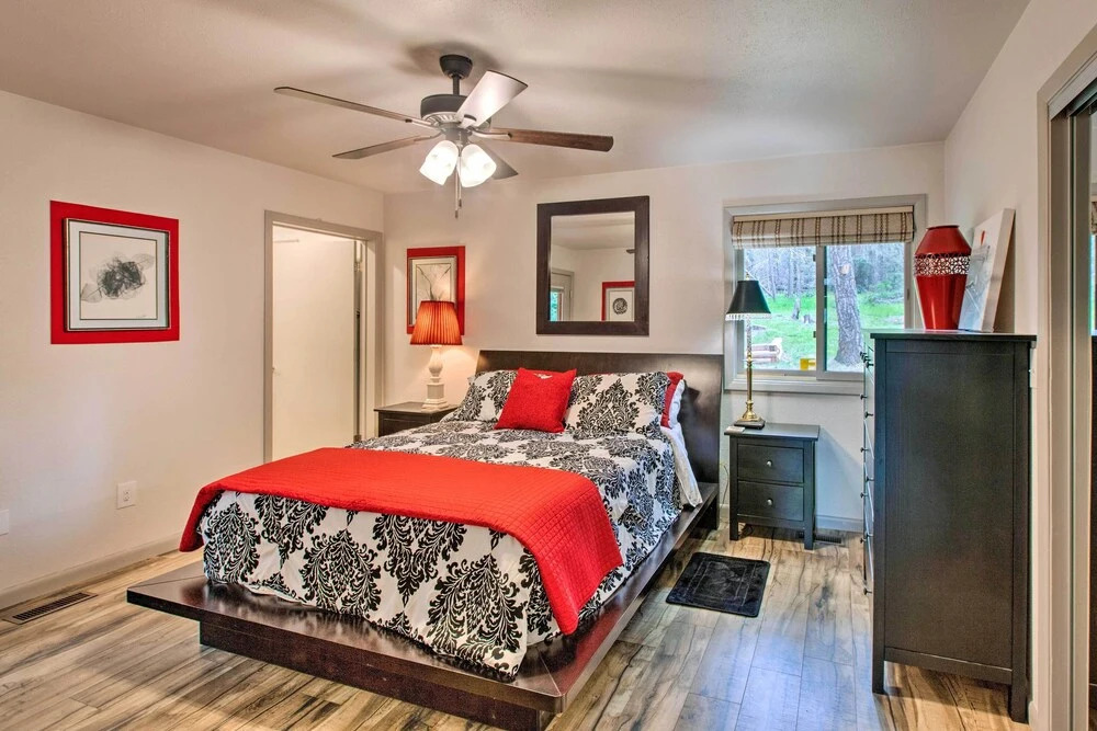 Angel Fire Cabin: Hot Tub, Fire Pit & Trail Access