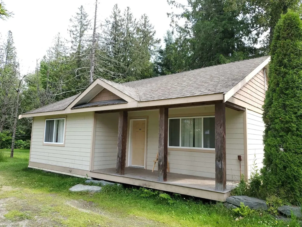 The Hitching Post Motel