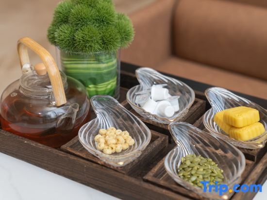 MEHOOD LESTIE Hotel (Qingdao Vientiane City, May Fourth Square)