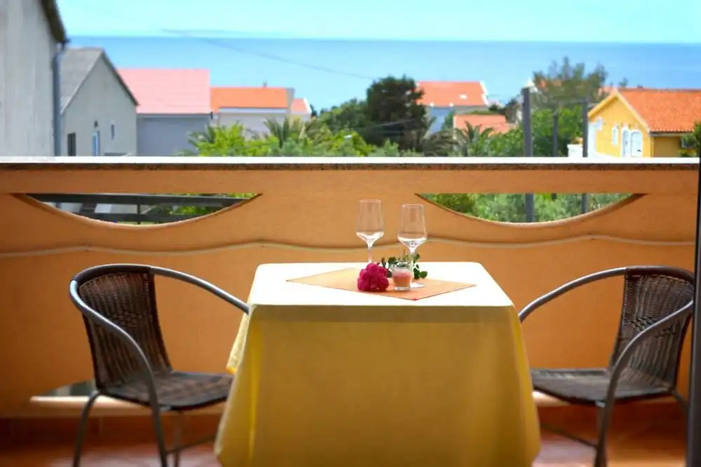Floral Apartments Pende