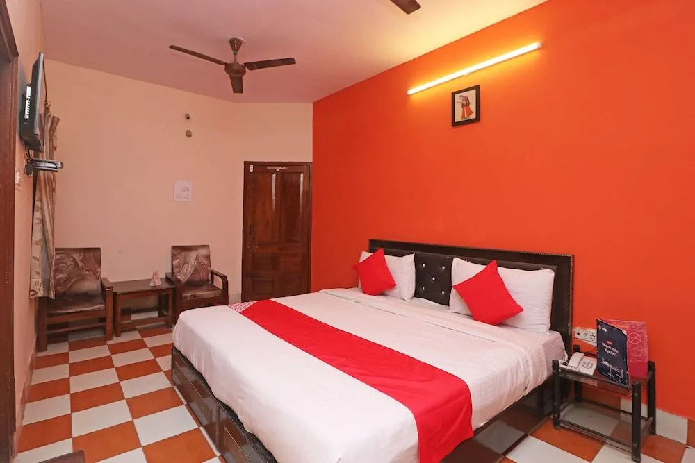 Oyo 24020 Megha Yatri Niwas