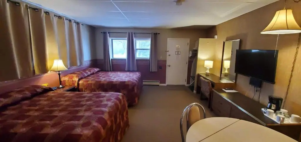 Pinewood Inn