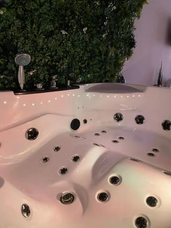 Sweet Love Exotique by Locations_Lepuyenvelay (Adults Only)