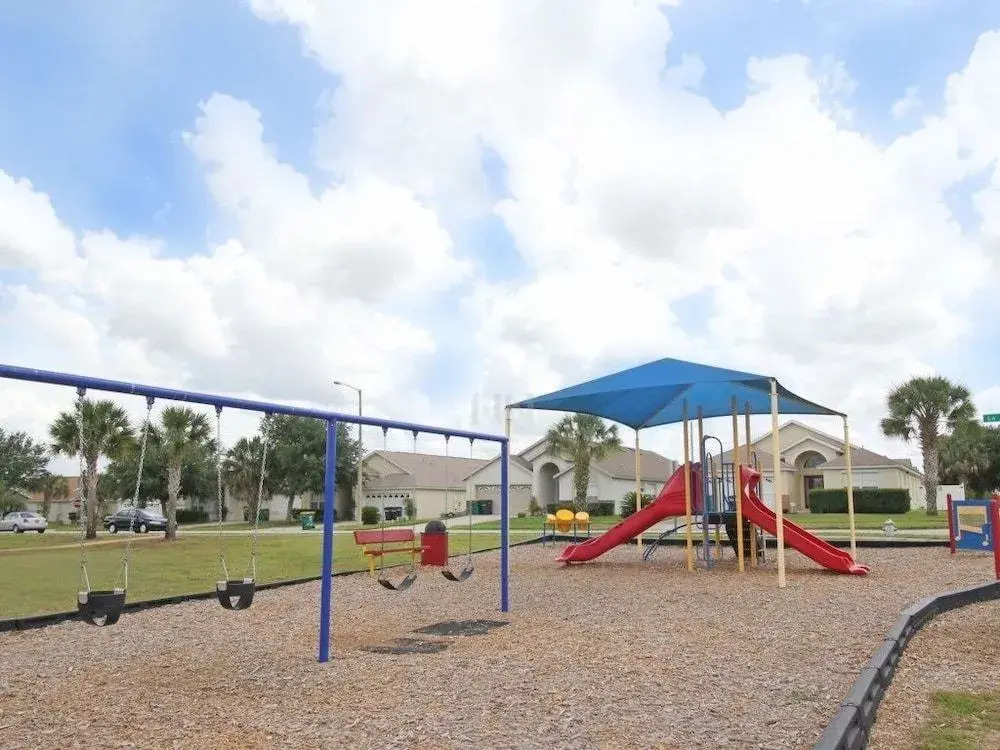 4 Holiday Vacation Home 4 Br home by RedAwning