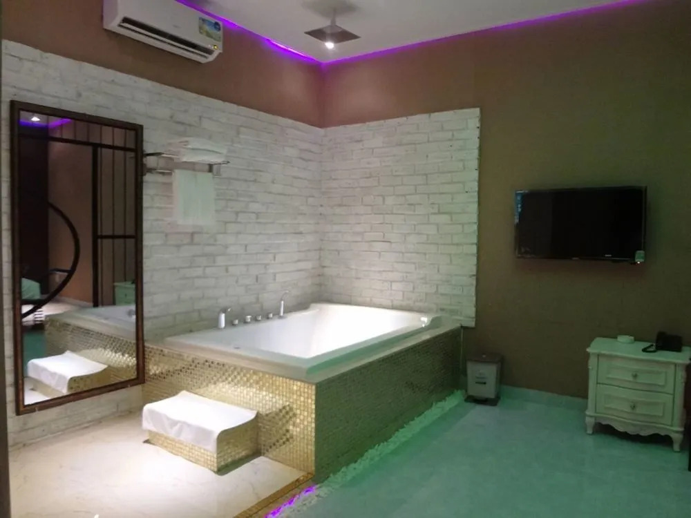 Love Point Hotel