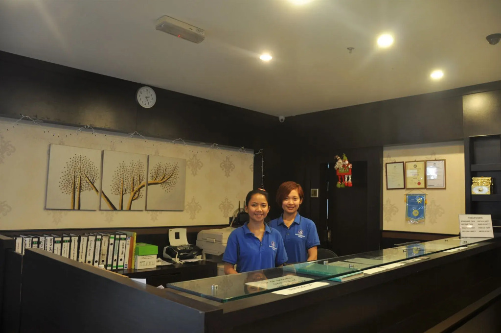 Switz Paradise Hotel - 5 minute walk to Centre Point and 10 minute walk to waterfront