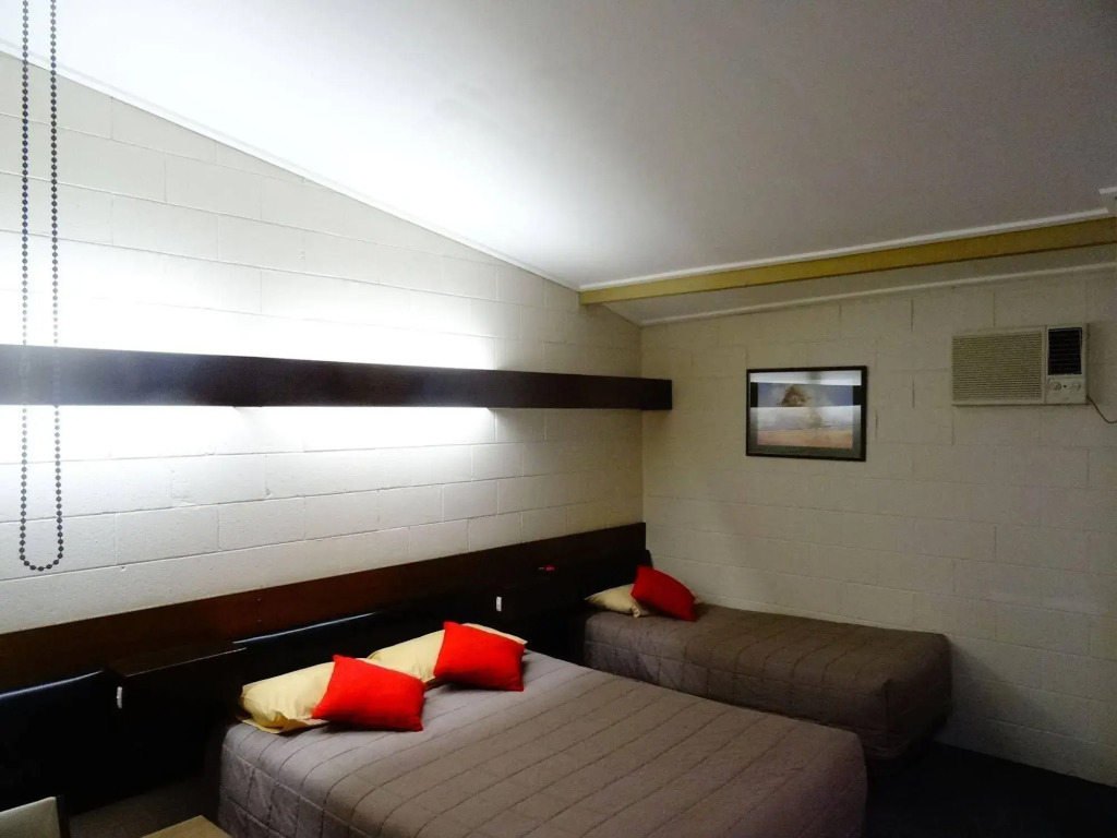 Coal Creek Motel